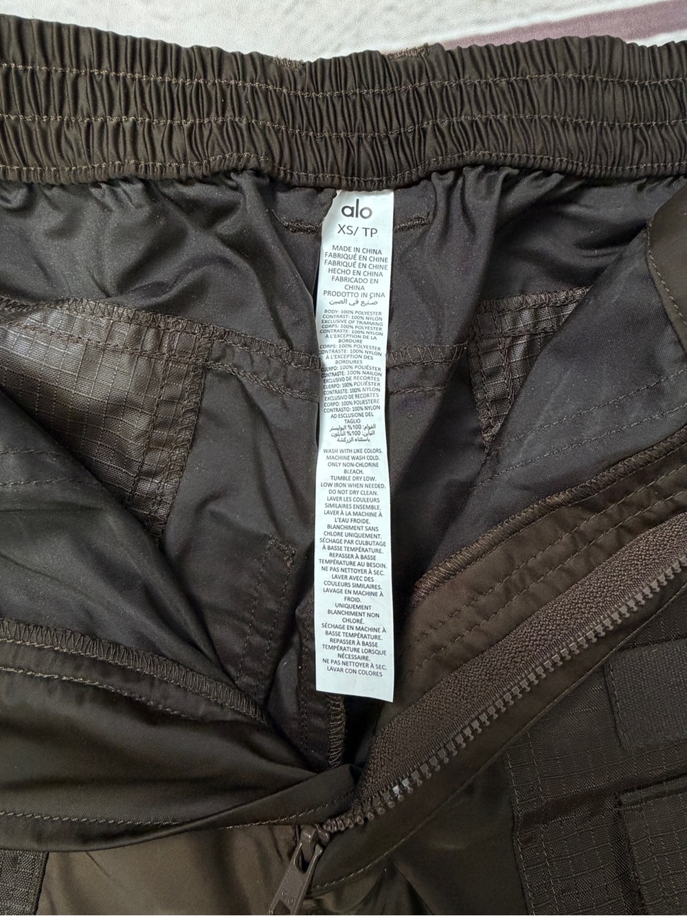 ALO YOGA Blaze espresso brown utility trouser cargo pants NEW, size XS - Picture 10 of 15